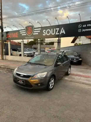 FORD-FOCUS-2011