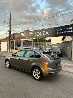 FORD-FOCUS-2011