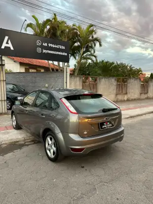 FORD-FOCUS-2011