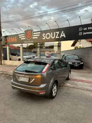 FORD-FOCUS-2011