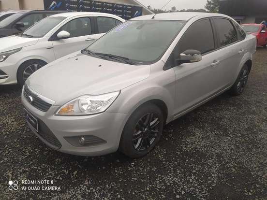 FORD-FOCUS-2012