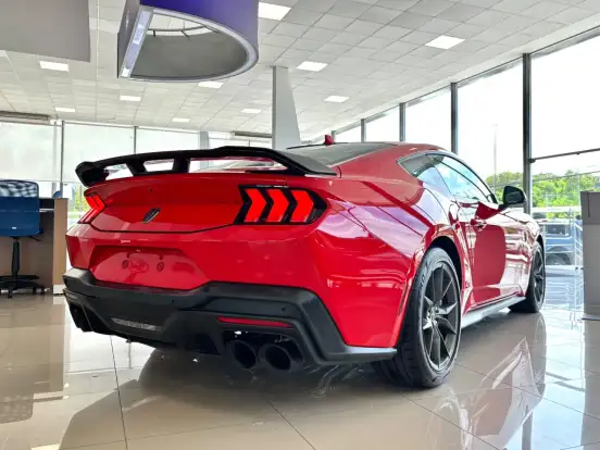 FORD-MUSTANG-2025