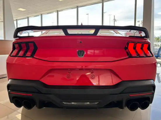 FORD-MUSTANG-2025