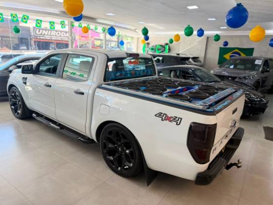 FORD RANGER 2.2 XLS 4X4 CD 16V DIESEL 4P AUTOMÁTICO