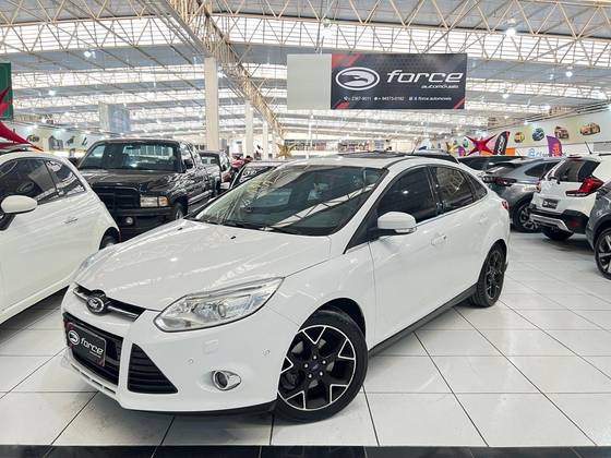 FORD FOCUS 2.0 TITANIUM SEDAN 16V FLEX 4P POWERSHIFT