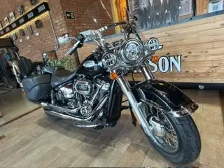 HARLEY-DAVIDSON SOFTAIL HERITAGE CLASSIC 114 