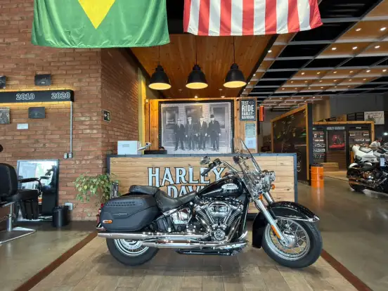 HARLEY-DAVIDSON-SOFTAIL HERITAGE CLASSIC 114-2024