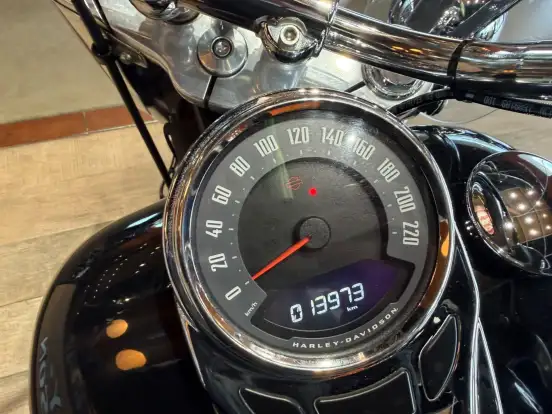 HARLEY-DAVIDSON-SOFTAIL HERITAGE CLASSIC 114-2024