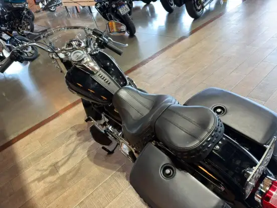 HARLEY-DAVIDSON-SOFTAIL HERITAGE CLASSIC 114-2024