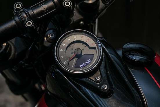 HARLEY-DAVIDSON-DYNA FAT BOB-2019
