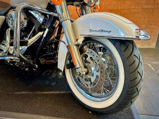 HARLEY-DAVIDSON-ROAD KING CLASSIC HARLEY-DAVIDSON-ROAD KING CLASSIC-2013