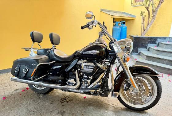 HARLEY-DAVIDSON ROAD KING CLASSIC 