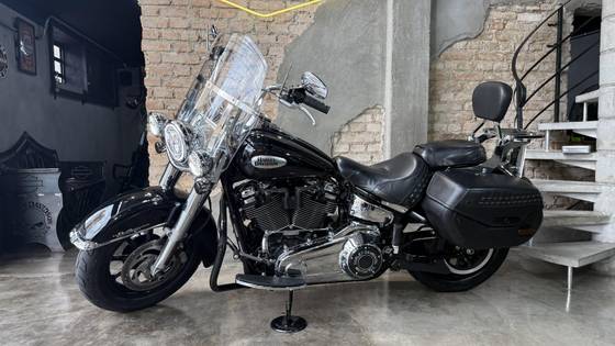 HARLEY-DAVIDSON SOFTAIL HERITAGE CLASSIC 114 