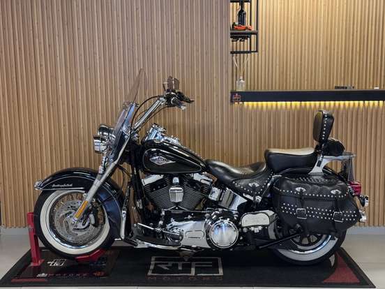 HARLEY-DAVIDSON-SOFTAIL HERITAGE CLASSIC-2015