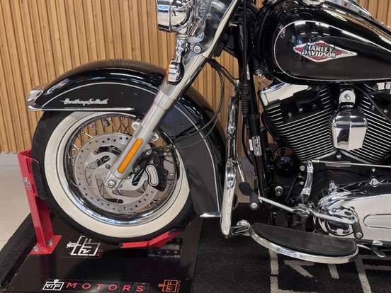 HARLEY-DAVIDSON-SOFTAIL HERITAGE CLASSIC HARLEY-DAVIDSON-SOFTAIL HERITAGE CLASSIC-2015