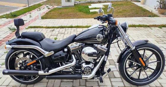 HARLEY-DAVIDSON SOFTAIL BREAKOUT 