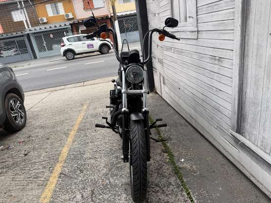 HARLEY-DAVIDSON-SPORTSTER XL 883 R HARLEY-DAVIDSON-SPORTSTER XL 883 R-2010