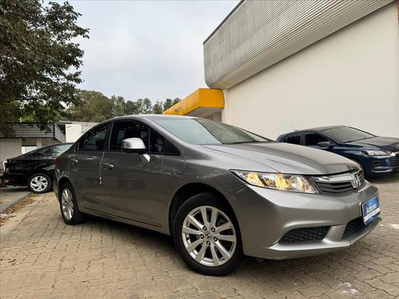 HONDA CIVIC 1.8 LXS 16V FLEX 4P MANUAL