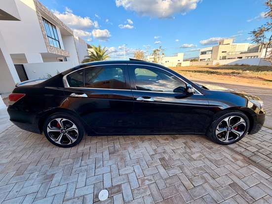 HONDA-ACCORD-2010