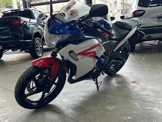 HONDA CBR 250R 
