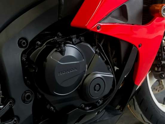 HONDA-CBR 600RR-2010