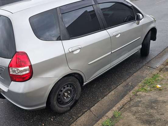 HONDA-FIT-1.4 LX 8V GASOLINA 4P MANUAL HONDA-FIT-2005