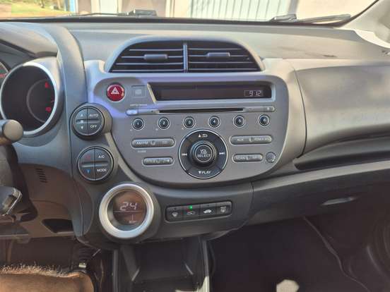 HONDA-FIT-2009
