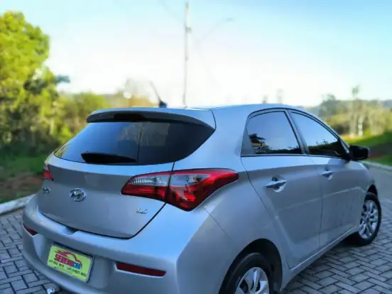 HYUNDAI-HB20-1.6 COMFORT PLUS 16V FLEX 4P MANUAL HYUNDAI-HB20-2017
