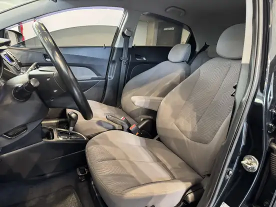 HYUNDAI-HB20X-2013