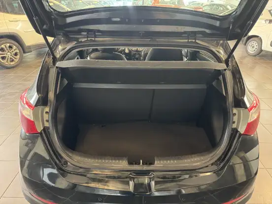 HYUNDAI-HB20X-2013
