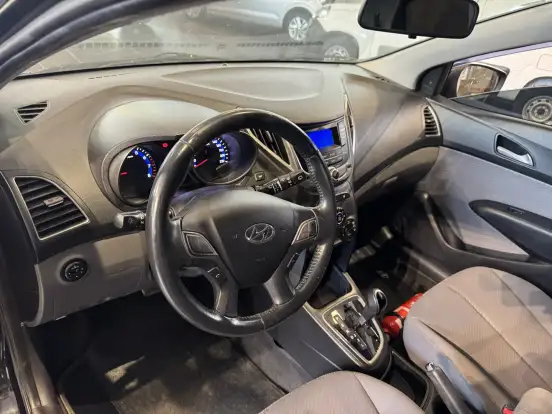 HYUNDAI-HB20X-1.6 16V PREMIUM FLEX 4P AUTOMÁTICO HYUNDAI-HB20X-2013
