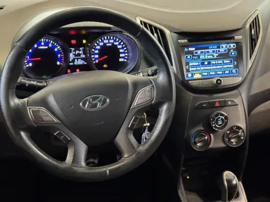HYUNDAI-HB20X-2014