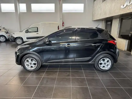 HYUNDAI-HB20X-2013