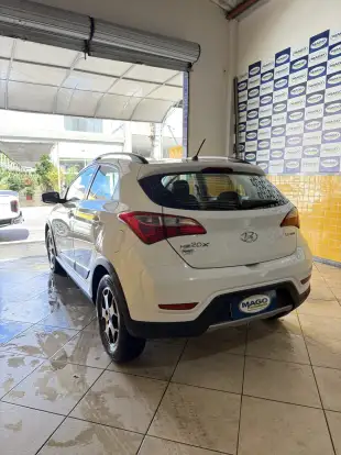 HYUNDAI-HB20X-2013