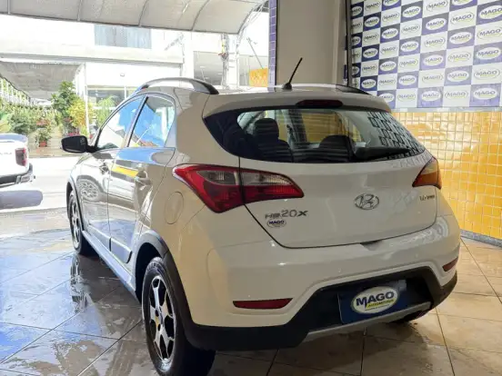 HYUNDAI-HB20X-1.6 16V STYLE FLEX 4P MANUAL HYUNDAI-HB20X-2013