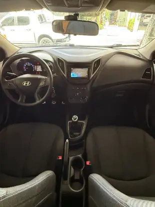 HYUNDAI-HB20X-2013