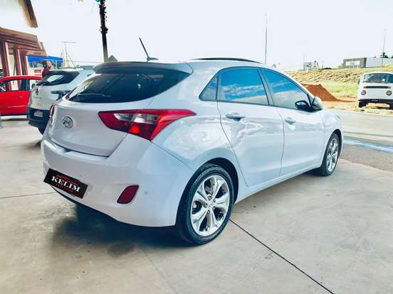 HYUNDAI-I30-1.8 MPI 16V GASOLINA 4P AUTOMATICO HYUNDAI-I30-2014