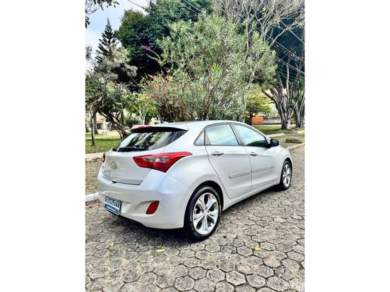HYUNDAI-I30-1.8 MPI 16V GASOLINA 4P AUTOMATICO HYUNDAI-I30-2014