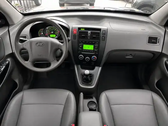 HYUNDAI-TUCSON-2.0 MPFI GL 16V 142CV 2WD GASOLINA 4P MANUAL HYUNDAI-TUCSON-2009