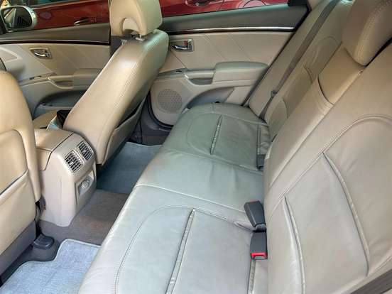 HYUNDAI-AZERA-2010
