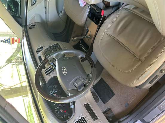 HYUNDAI-AZERA-2010
