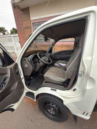 HYUNDAI-HR-2013