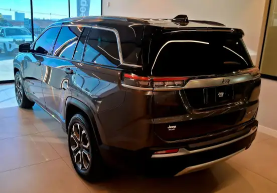 JEEP-COMMANDER-2024