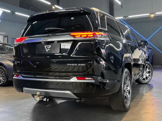 JEEP-COMMANDER-2023