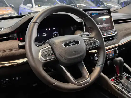 JEEP-COMMANDER-2023