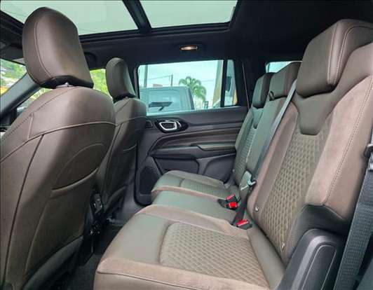 JEEP-COMMANDER-2024
