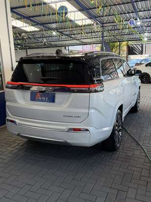 JEEP-COMMANDER-2025