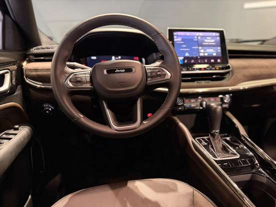 JEEP-COMMANDER-2024