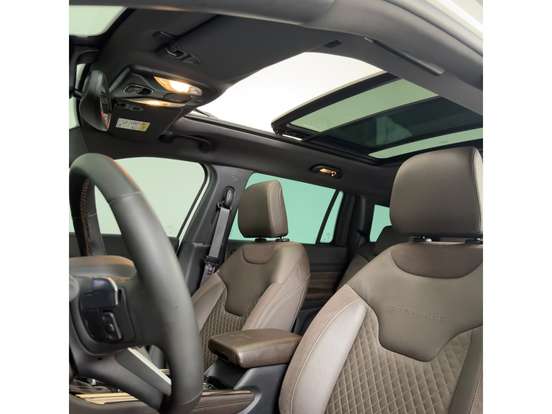 JEEP-COMMANDER-2025