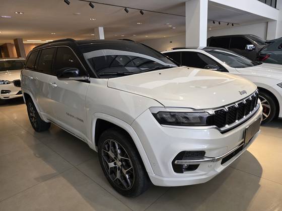 JEEP COMMANDER 2.0 TD380 TURBO DIESEL OVERLAND AT9